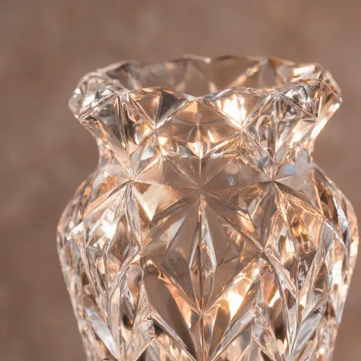 Crystal vase detail